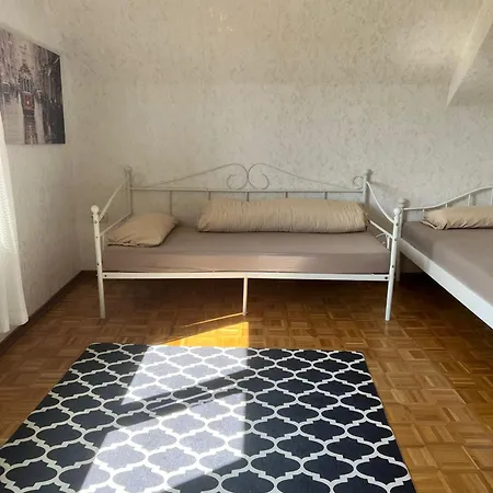 Apartman Monteurzimmer Mit Grossem Garten Kamp-Lintfort