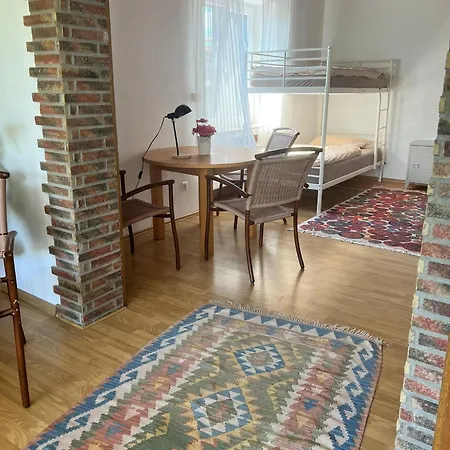 Apartman Monteurzimmer Mit Grossem Garten