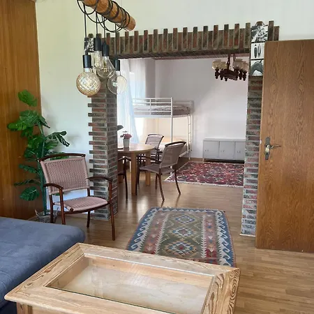 Monteurzimmer Mit Grossem Garten Apartman